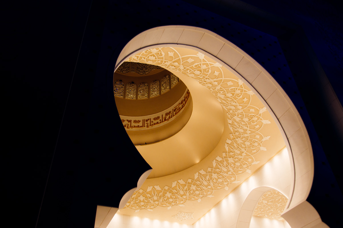 sheikh-zayed-mosque-at-night-00011